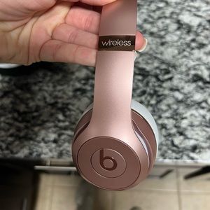 Rose Gold Beats Solo3